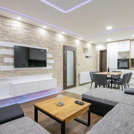 Apartament Family Jelavic Vrgorac Zewnętrze zdjęcie